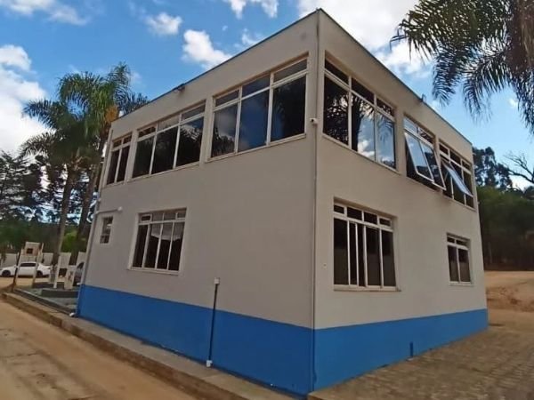 Películas Fumê, Espelhada e Jateada em Silva Jardim Películas Fumê, Espelhada e Jateada em Silva Jardim